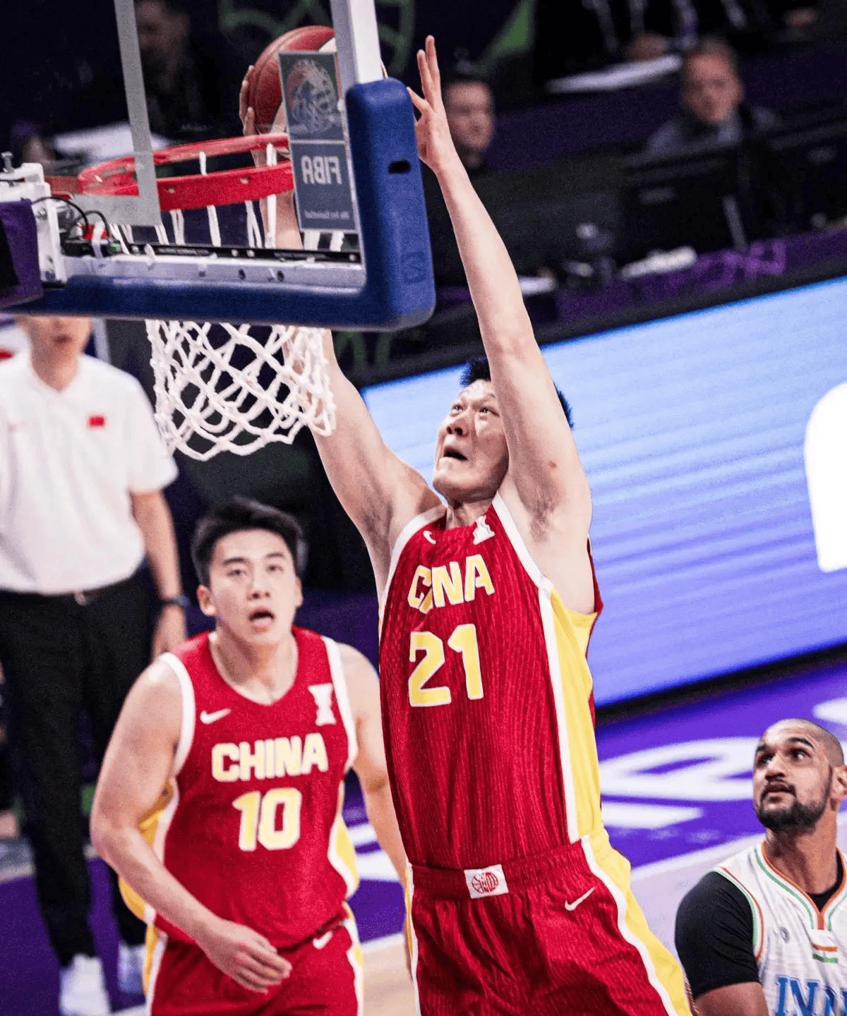 爱游戏APP-关于德甲冲刺阶段再迎强敌，深圳男篮远射贴柱，主帅态度——管理层满意，球队文化再被提及的信息-爱游戏APP