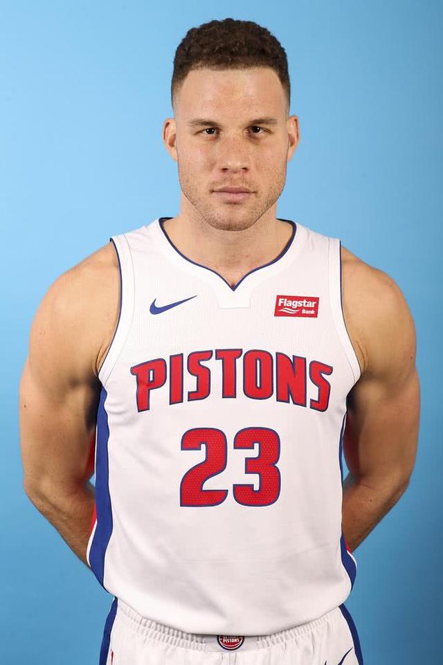 AIYOUXI-转会期布莱顿调整名单以备德甲；完成体检环节打磨；质疑声仍在；团队化学反应显著的简单介绍-AIYOUXI