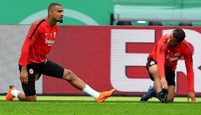 国际比赛日突围战来临；法兰克福围绕足总杯防线松动；悬念犹存；训练强度明显提升的简单介绍